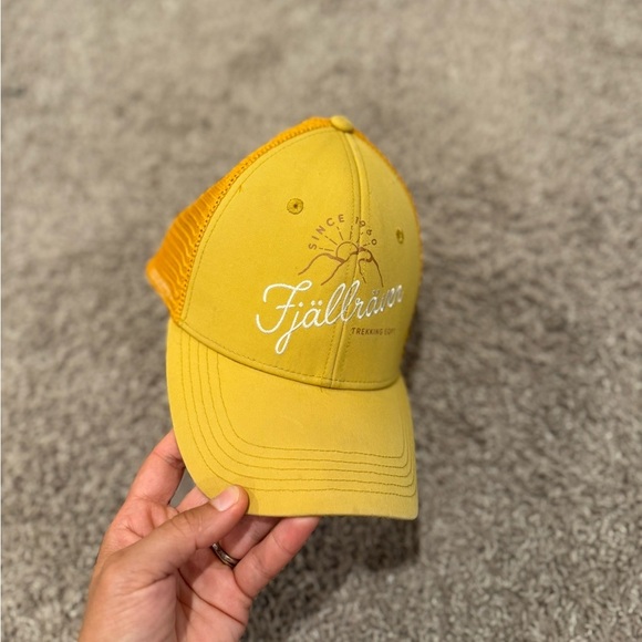Fjallraven Unisex Sunrise Long Haul Cap in Ochre Yellow , one size - Picture 8 of 8